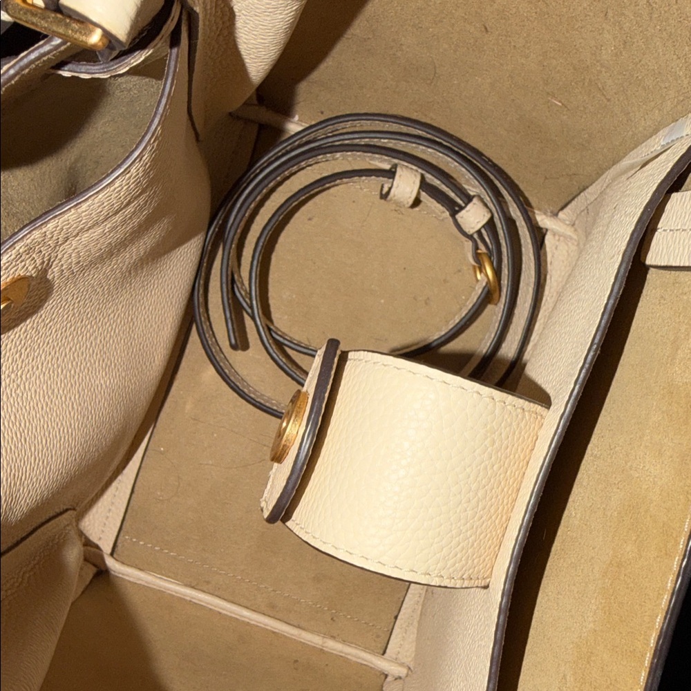 Tory Burch McGraw Dragonfly Drawstring Shoulder Brie Calf Leather Bag - Picture 6 of 7